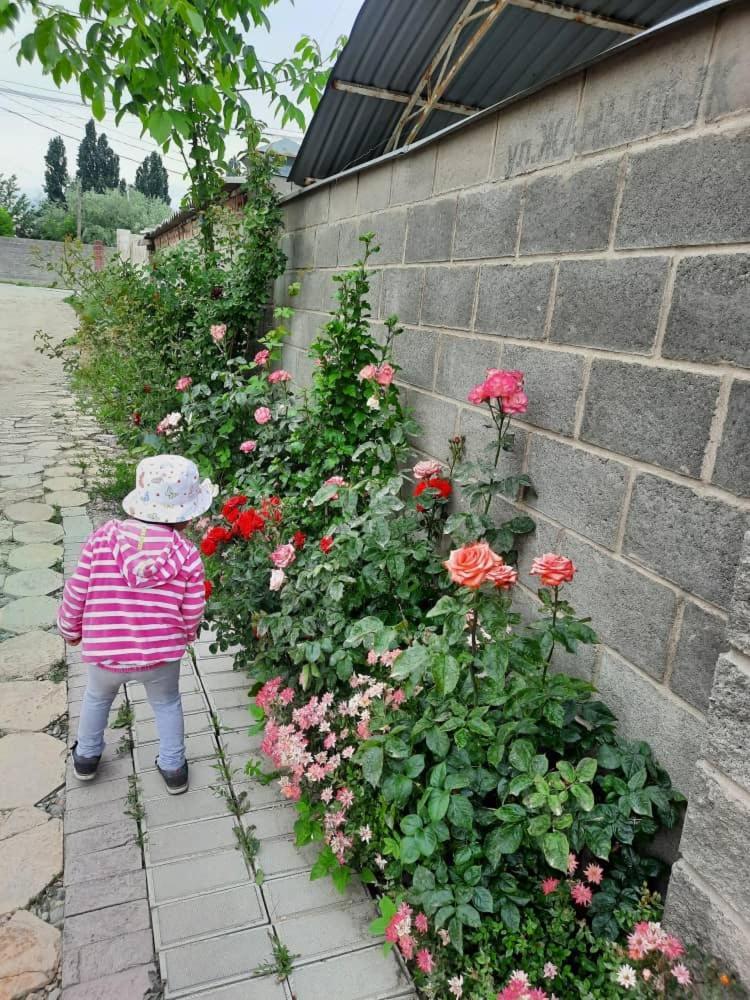 Homestay Jaisel Bishkek Exterior foto